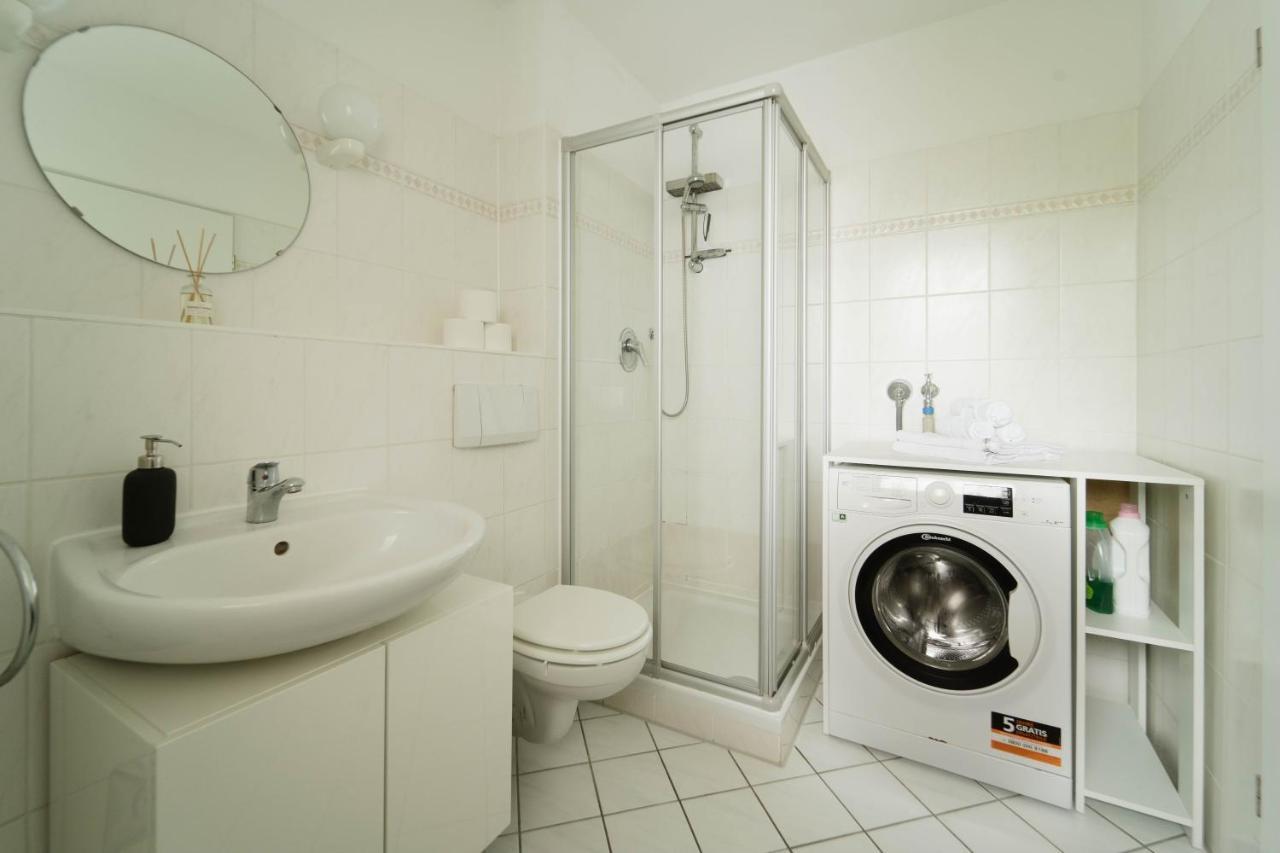 Raum921 - Stilvolles Apartment - Wlan, Tiefgarage, Kueche, Netflix Magdeburg Bagian luar foto